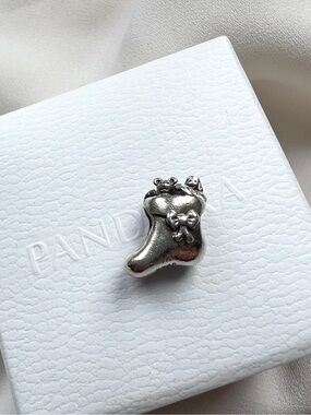 PANDORA SANTA’S STOCKING CHARM